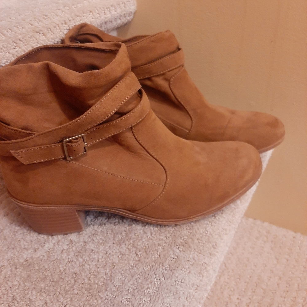 American eagle  women Ankle Boots
